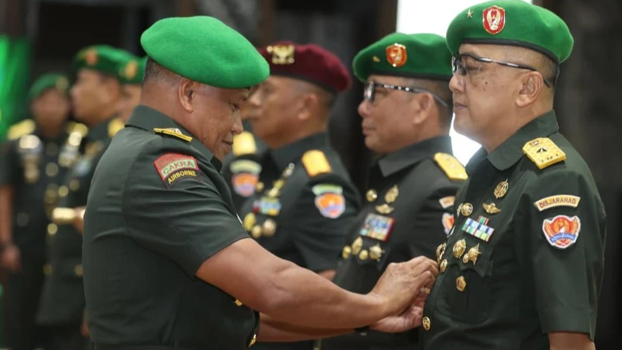 FOTO: Wakasad Pimpin Sertijab Jabatan Strategis TNI AD