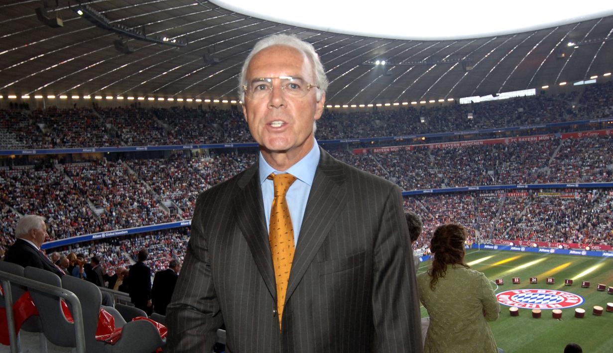 Football Arena Munich awalnya juga menjadi markas tim TSV 1860 Munich mulai 2005 hingga 2017. Saat pembukaan, TSV 1860 Munich sama-sama memainkan laga persahabatan dengan lawan berbeda. 1860 Munich melawan FC Nurnberg dan Bayern Munchen menghadapi Tim seleksi Jerman. (AFP/Frank Leonhardt/Pool)