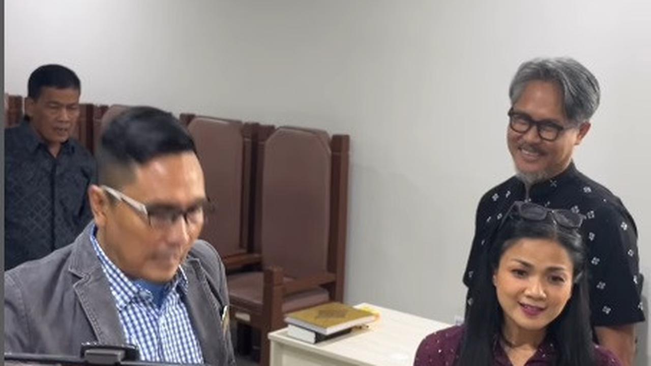 Menanggung kemarahan dari 2 pengacara