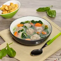 ilustrasi sayur bayam bakso/alisafarov/Shutterstock