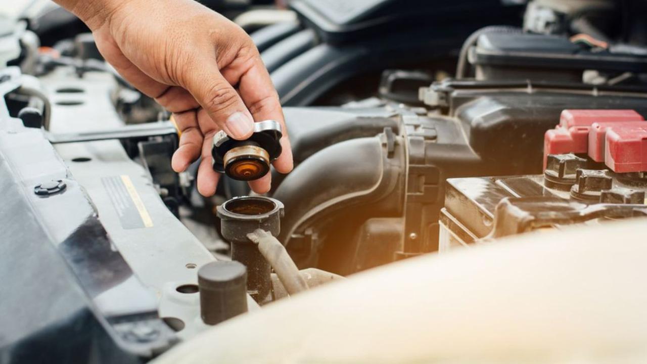 Tanda-tanda Tutup Radiator Mobil Bermasalah