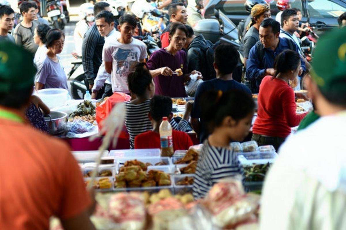Berburu kuliner Ramadan di pasar takjil Benhil