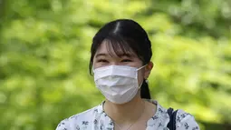 Putri berusia 21 tahun itu sekarang menjadi senior di Fakultas Sastra universitas. Sejak masuk Gakushuin pada April 2020, dia mengikuti kelas online selama tiga tahun karena pandemi virus corona.  (Issei Kato/Pool Photo via AP)