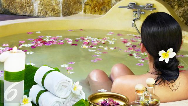 20151024-Ilustrasi Mandi dan Berendam Bathtub (iStockphoto)