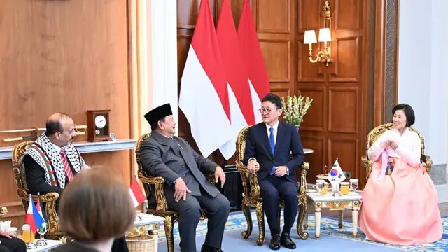 Presiden Prabowo Subianto saat menerima 8 duta besar luar biasa dan berkuasa penuh (LBBP) negara sahabat di Istana Merdeka, Jakarta, Senin (8/6/2026).