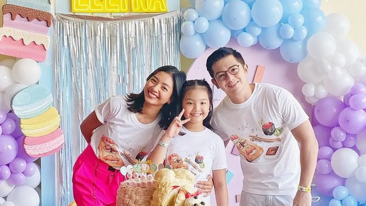Akur Meski Cerai, Ini 7 Kebersamaan Nicky Tirta dan Liza Elly Rayakan Ultah Anak