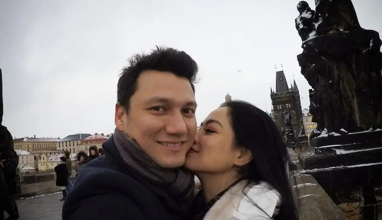 Titi Kamal dan Christian Sugiono