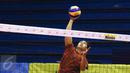 Tim voli Jakarta Elektrik PLN saat menjalani latihan di GOR C'Tra Arena, Bandung, Jawa Barat, Sabtu (15/4). Sebelumnya, Jakarta Elektrik PLN memastikan lolos ke final Proliga 2017 usai menumbangkan Popsivo Polawan. (Liputan6.com/Yoppy Renato)