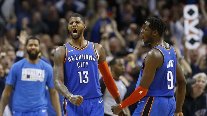 Seleberasi pemain Thunder Paul George usai kalahkan Jazz di laga NBA