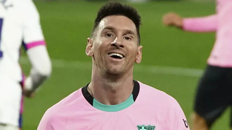 Foto Liga Spanyol: Kebahagiaan Lionel Messi Usai Berhasil Pecahkan Rekor Pele