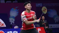 Pebulu tangkis tunggal putra Indonesia Mohammad Zaki Ubaidillah&nbsp;mengalahkan Nadeem Dalvi asal Inggris pada partai ketiga laga Grup D&nbsp;Piala Sudirman 2025. Ubed&nbsp;menang&nbsp;21-10 dan 21-14&nbsp;di Xiamen Fenghuang Gymnasium, Minggu (27/4). foto: (PBSI)