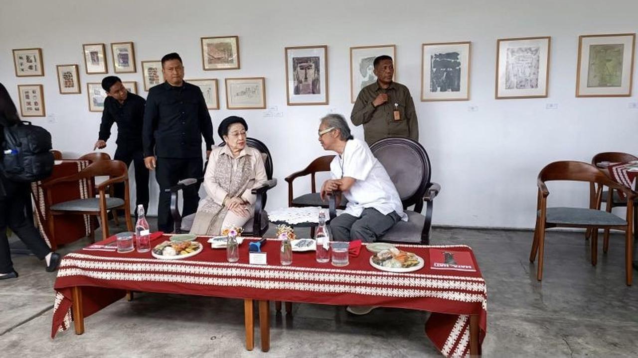 Megawati Buka Pameran Seni Mata Hati Soekarno, Kisahkan Ayahnya Seniman Tersembunyi