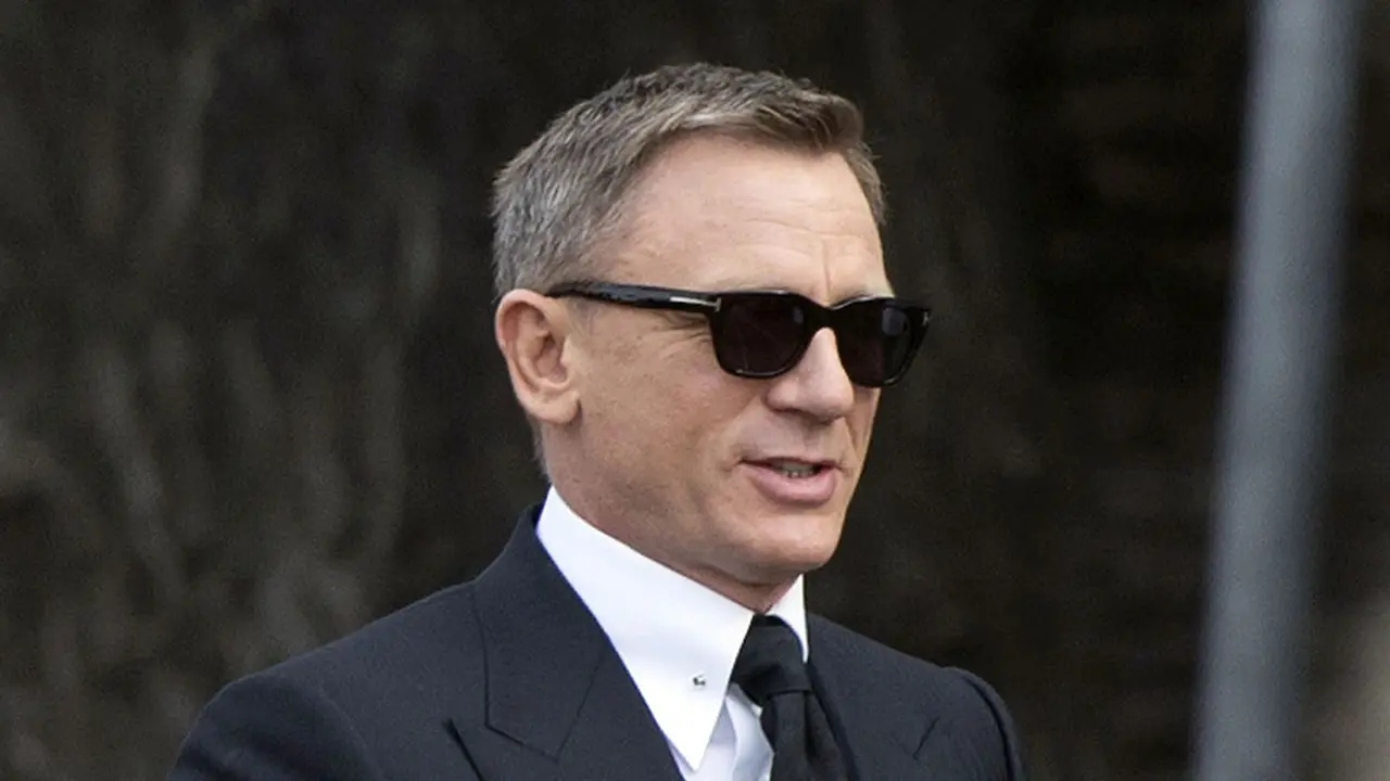 Daniel Craig