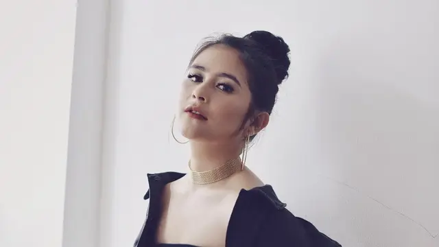 [Bintang] Prilly Latuconsina