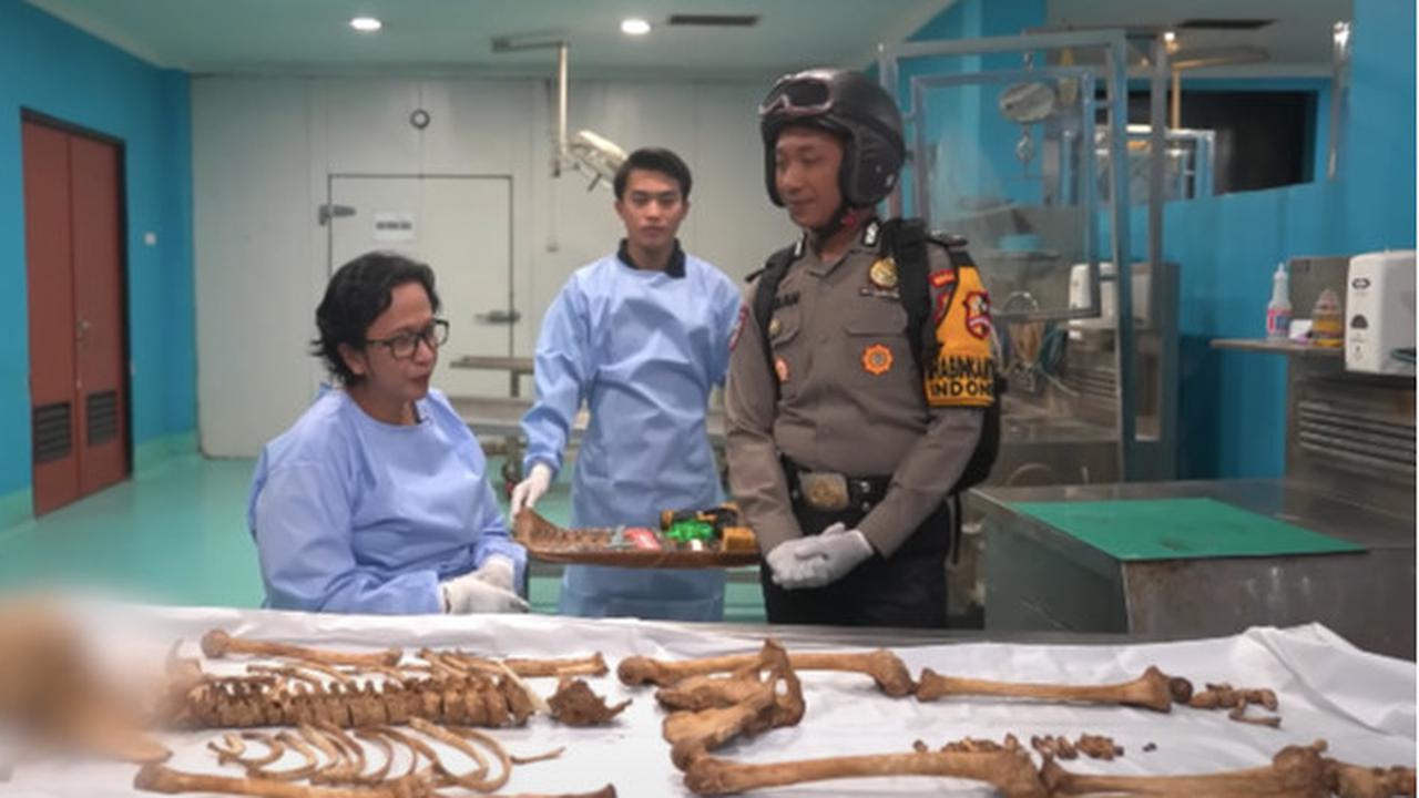 Pak Bhabin Merinding Dengar Penjelasan Dokter Forensik Polri soal Cara Autopsi Jenazah, Lihat Langsung Alat-alatnya