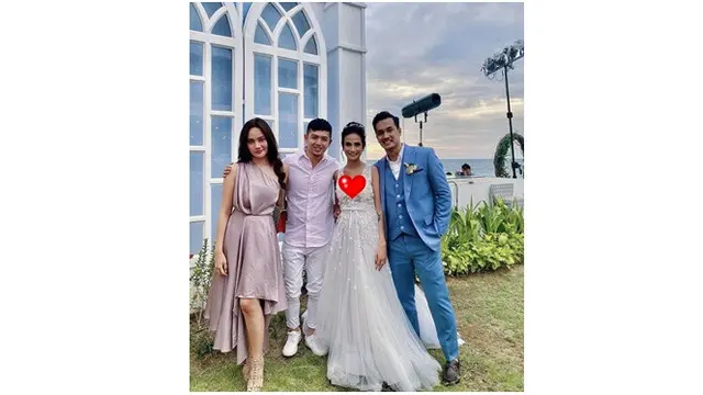 Pernah Jadi Teman Duet, Ini 6 Potret Kenangan Nicky Tirta Bareng Vanessa Angel