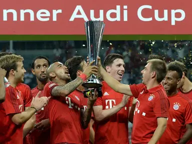 Bayern Munchen tampil sebagai juara Audi Cup 2015 setelah mengalahkan Real Madrid 1-0 di partai final yang berlangsung di Stadion Allianz Arena, Munchen, Jerman. Kamis (6/8/2015) dini hari WIB. (AFP Photo/Christof Stache)