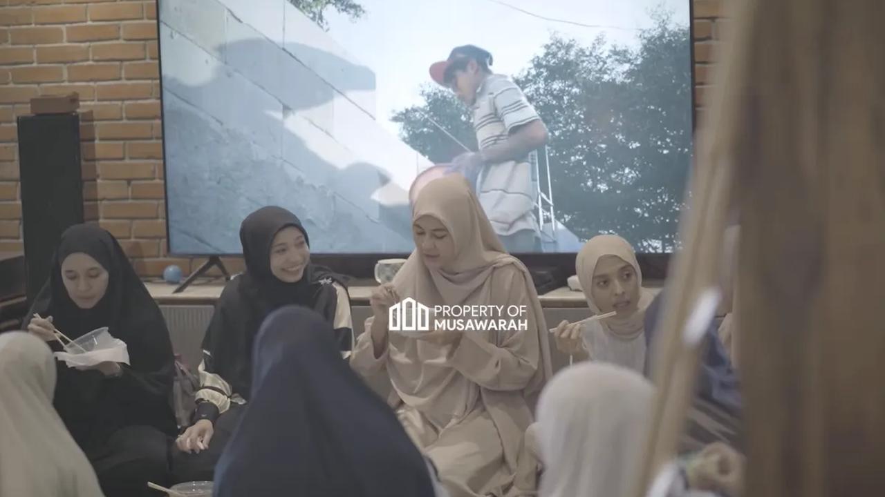 Tak sedikit netizen yang mendoakan Paula agar istiqomah mengenakan hijab.