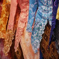 ilustrasi kebaya/Asia Images Group/shutterstock.com