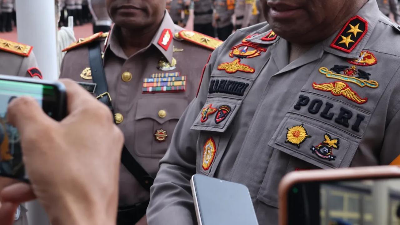 Mathius menjelaskan informasi yang diterima, Kapten Philip dalam kondisi sehat dan masih berada bersama KKB pimpinan Egianus Kogoya.<br>