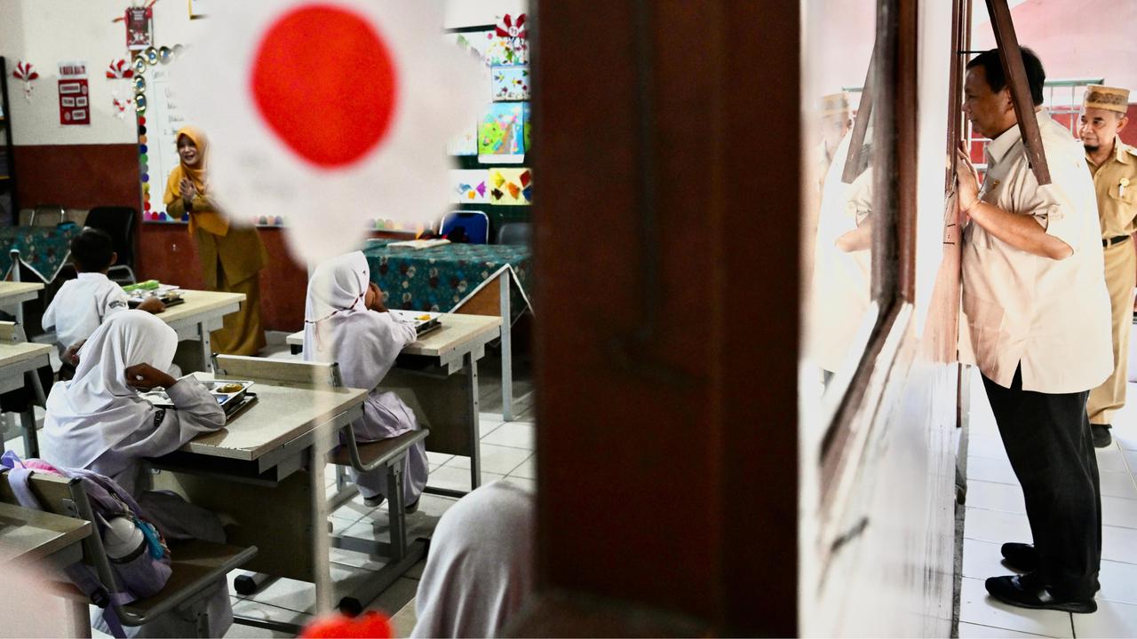 Prabowo tinjau Makan Bergizi Gratis di Bogor