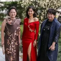 Pesona Dian Sastrowardoyo terlihat begitu menyala saat hadiri Seoul International Drama Awards. [@hiantjen]