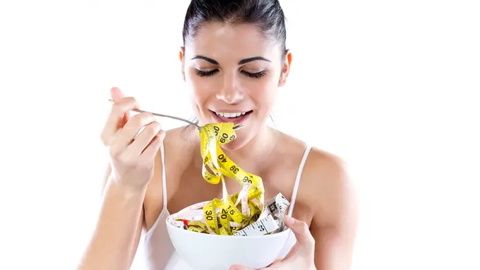 Ilustrasi diet menurunkan berat badan/freepik.com/nenuria