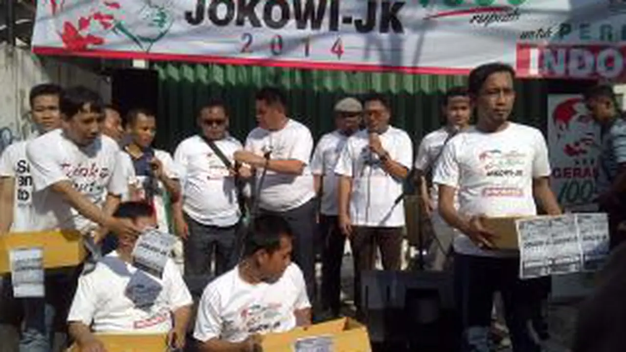 Cagah Politik Uang, Relawan Jokowi-JK Ngamen untuk Modal Politik