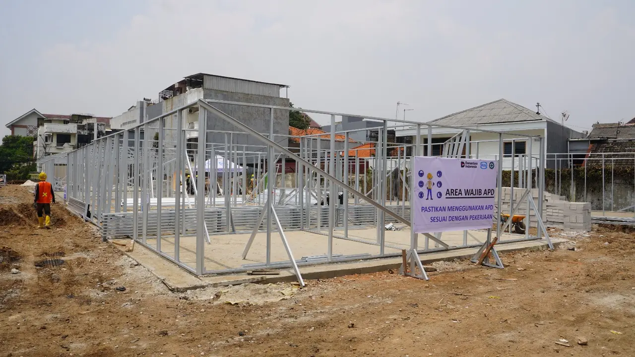 WIKA Mulai Bangun Hunian Sementara Buat Warga Bantaran Rel Senen
