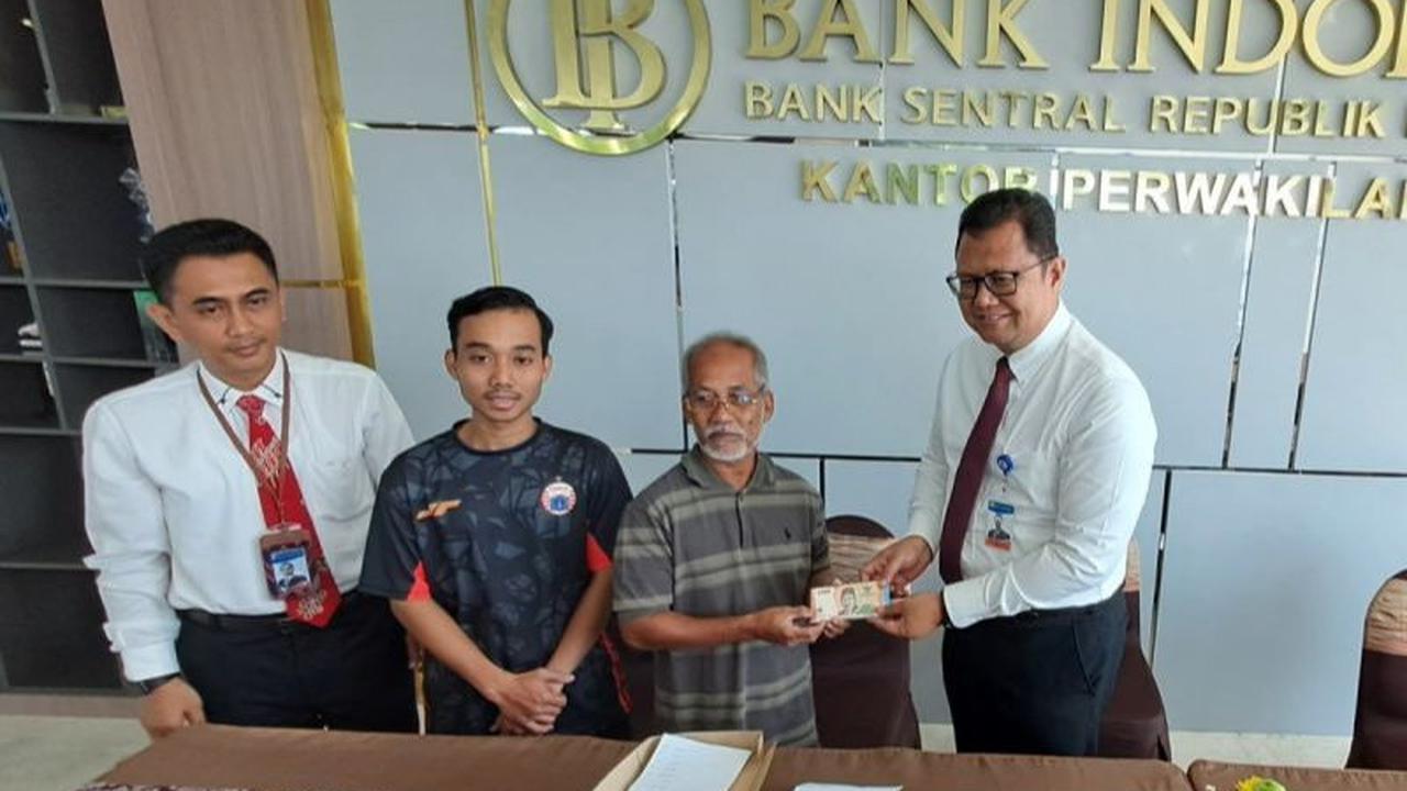 Dia menjelaskan beberapa persyaratan penggantian uang rusak yang dapat dilakukan BI.
