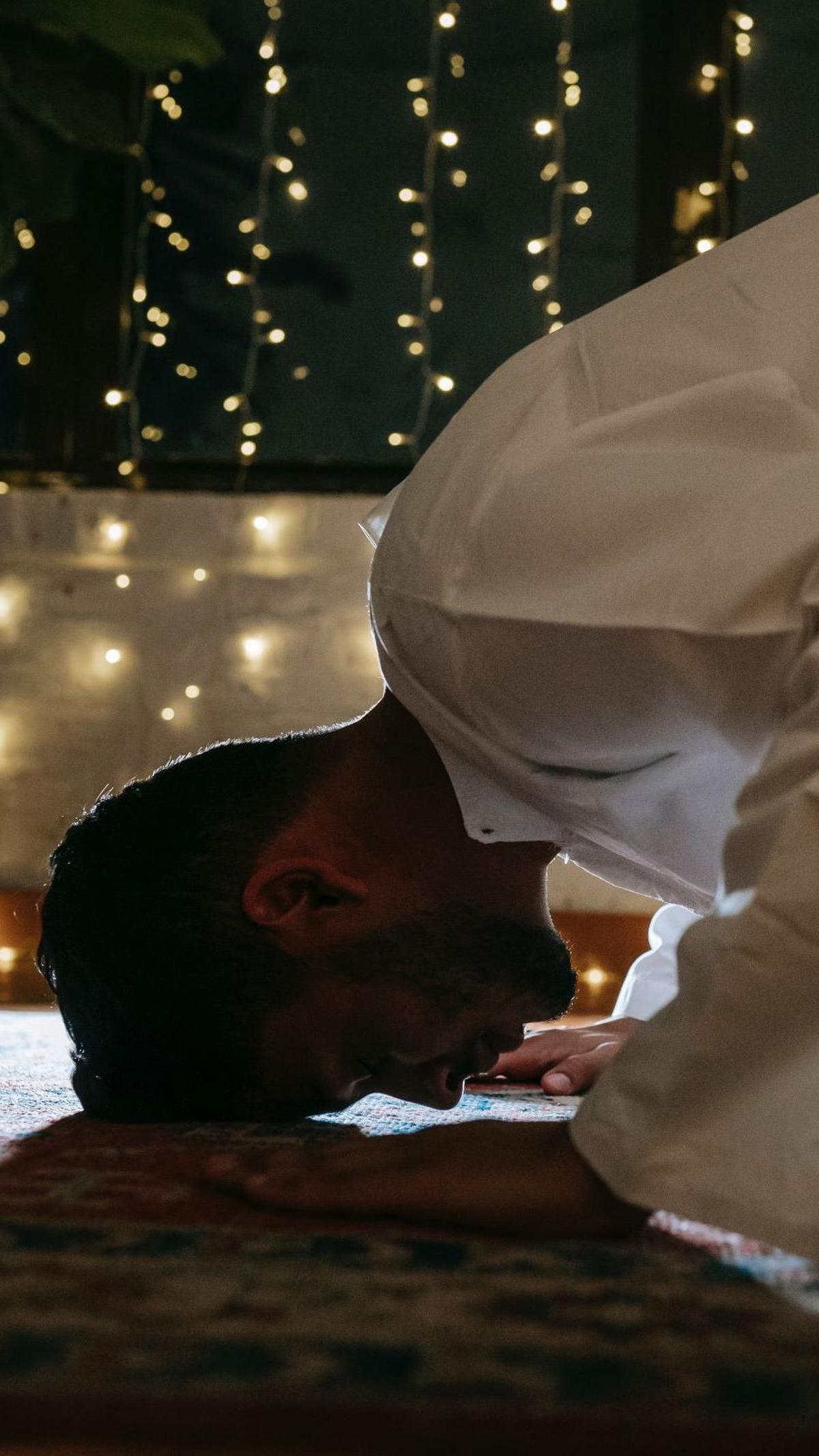 4. Batas Waktu Sholat Magrib