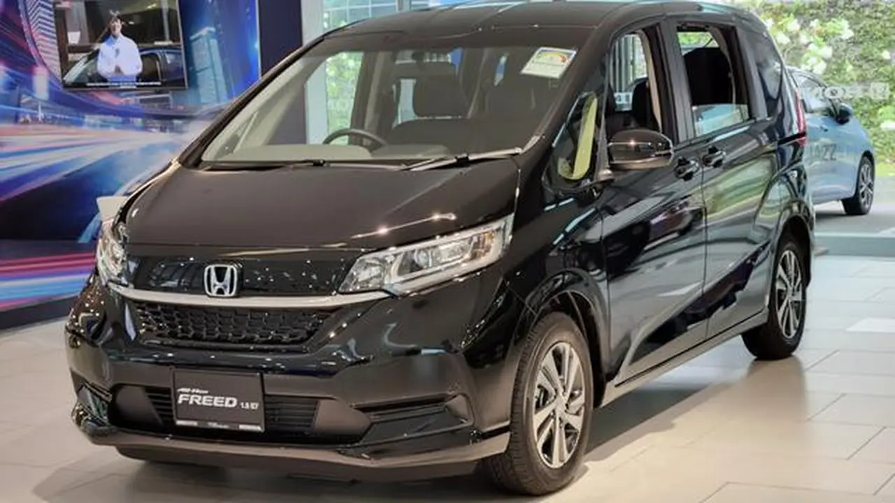 Honda Freed generasi kedua dengan tampilan facelift yang akan dijual di Singapura (carbuyer.com.sg)