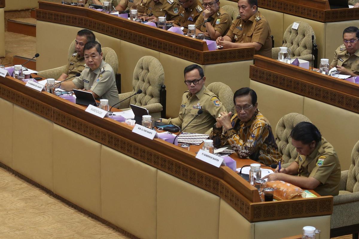 Komisi II DPR gelar rapat dengar pendapat (RDP) dengan PJ Gubernur terkait Pilkada 2024