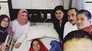 Renita Sukardi mengindap kanker payudara sejak lama. Pada tahun 2014, sempat berhasil diangkat dan dinyatakan sembuh. Lantas tahun 2015, dinyatakan telah menyebar dan kini sudah stadium 3B. (Instagram/irensukardi)