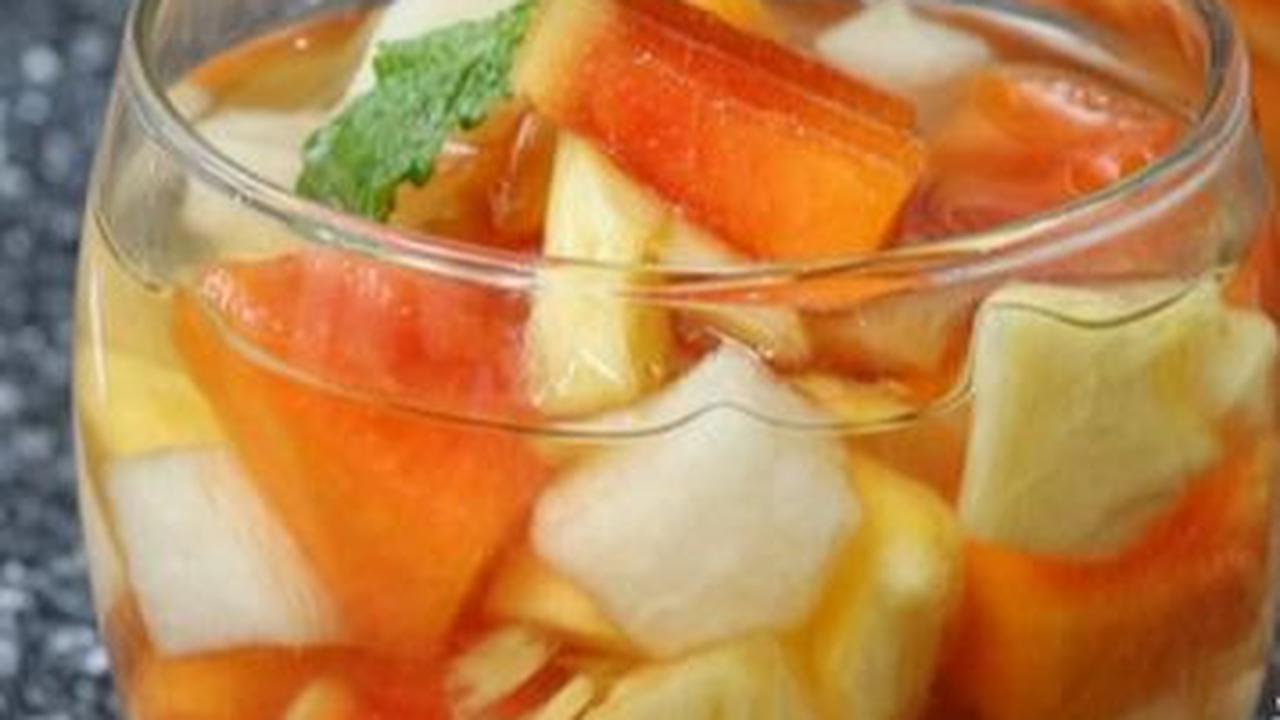 1. Resep Minuman Es Segar: Es Buah Jadul<br>