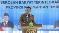 Gubernur Kalimantan Timur, Dr. H. Rudy Mas&rsquo;ud (Harum) saat membuka kegiatan Masa Pengenalan Lingkungan Sekolah (MPLS) Sekolah Rakyat Terintegrasi Tahun Ajaran 2025/2026, yang dipusatkan di SMA Negeri 16 Samarinda, Selasa (29/9/2025).