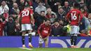 Selebrasi gelandang Manchester United, Antony (tengah) setelah mencetak gol ke gawang Burnley pada laga pekan ke-35 Premier League 2023/2024 di Old Trafford Stadium, Manchester, Sabtu (27/4/2024). (AP Photo/Rui Vieira)