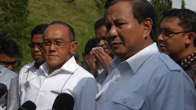 Prabowo Gelar Rapat Tertutup di Rumah