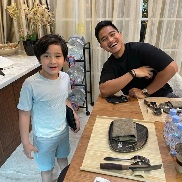 Makan Malam Bareng, Ini 6 Potret Kaesang Ajak Nadya Arifta ke Rumah Raffi Ahmad