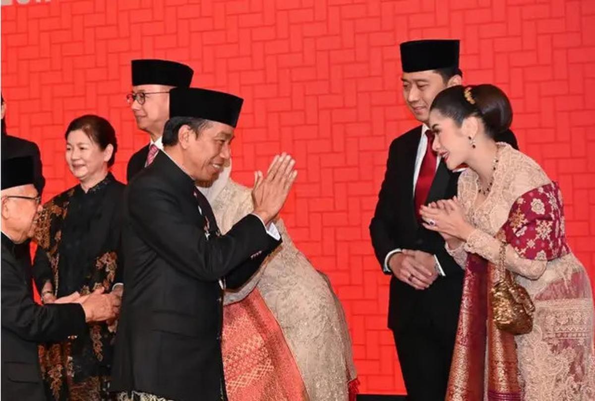 6 Gaya Kontras Kebaya Menantu Susilo Bambang Yudhoyono, Annisa Pohan dan Aliya Rajasa saat Hadir Pelantikan Prabowo-Gibran