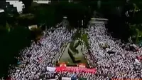 Kapolda Metro Jaya Irjen Pol M Iriawan melarang aksi tersebut karena pengerahan massa selama ini membuat masyarakat terganggu dan resah (Liputan 6 SCTV)