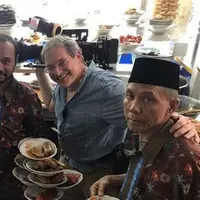 Kenangan Anthony Bourdain di Indonesia. (Instagram/anthonybourdain)