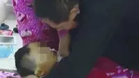 Orangtua Ini Meminta Bayinya Disuntik Mati
