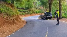 Nyalip di Tikungan, Pemotor Tewas Usai Tabrak Pikap