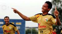Mantan striker Mitra Kukar, Anindito Wahyu Erminarno, menekuni bisnis properti sembari menunggu kompetisi bergulir lagi. (Ongisnade)