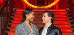 Zendaya dan pacarnya Tom Holland tampil dengan gaya pasangan paling stylish di peremiere "Spider-Man: No Way Home" di London semalam (Foto: Instagram @spidermanmovie)