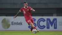 Pemain Timnas Indonesia, Stefano Lilipaly saat menghadapi Burundi pada laga pertama persahabatan FIFA Matchday di Stadion Patriot Candrabhaga, Bekasi, Sabtu (25/3/2023) malam WIB. (Bola.com/Bagaskara Lazuardi)