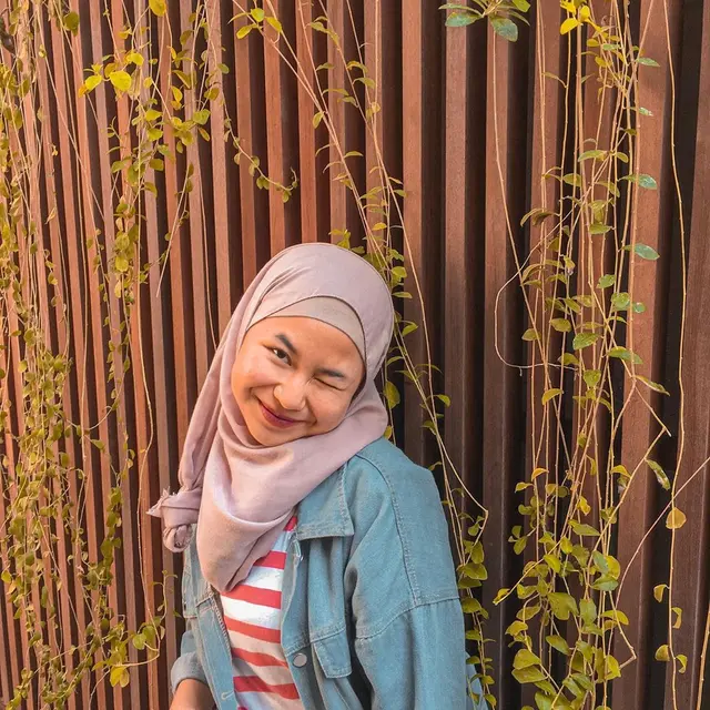 6 Potret Hada Layalia Adik Perempuan Adly Fairuz, Curi Perhatian
