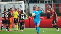 Gelandang Napoli, Kevin De Bruyne merayakan gol penaltinya ke gawang AC Milan, Senin (29/9/2025) (AP Photo/Luca Bruno)