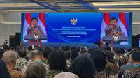 Presiden Prabowo Subianto dalam acara sarasehan ekonomi di Menara Mandiri Sudirman, Jakarta, Selasa (8/4/2025). (Liputan6.com/Nanda Perdana Putra)
